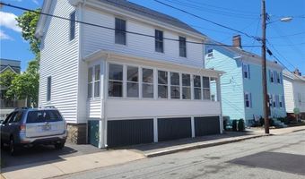 11 Byrnes St, Newport, RI 02840