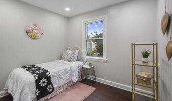 5623 EADS St NE, Washington, DC 20019