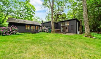 58 W Redding Rd, Danbury, CT 06810