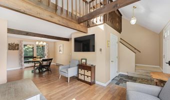 2 Cortland Cir, Bangor, ME 04401