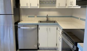 3301 N Country Club Dr 309, Aventura, FL 33180
