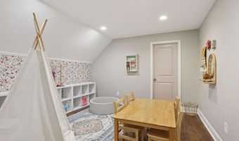 1006 Meadow Brk, Woodstock, GA 30188