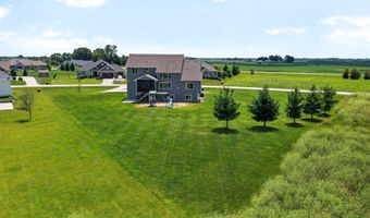5215 Windrose Ln, Ames, IA 50014