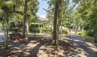 37 Kings Cross Ct, Beaufort, SC 29902