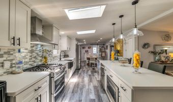 38 Kings Ln, Cape May Court House, NJ 08210