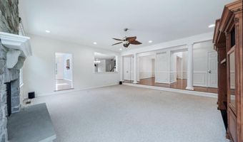17 WATERTON Dr, Bear, DE 19701