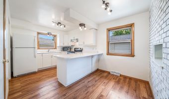 1500 E LINDBERGH St, Appleton, WI 54911