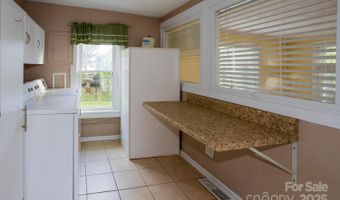 948 Riceville Rd, Asheville, NC 28805