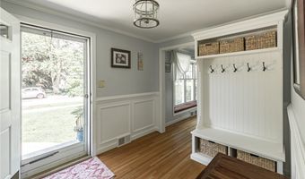 24 Huxley Dr, Amherst, NY 14226