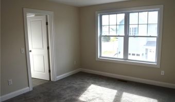 68 Greene St 5, Warwick, RI 02886
