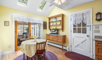 146 Bay View Ave, Bristol, RI 02809