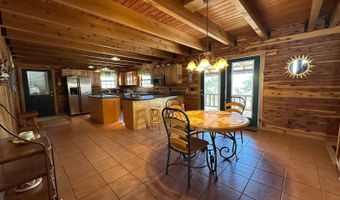 300 Round Up Ln, Bakersfield, MO 65609