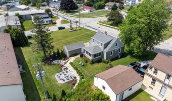 84 E North Water St, Algoma, WI 54201
