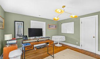 24 Huntington Dr, East Providence, RI 02916