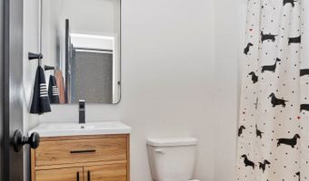 2203 Barry Dr, Adel, IA 50003