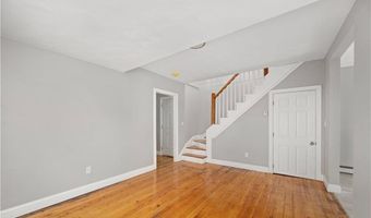 35 Central St, Lincoln, RI 02838