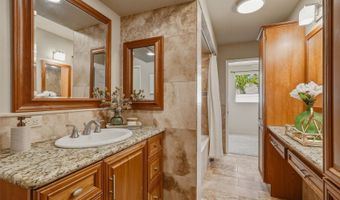 7081 Kalanianaole Hwy, Honolulu, HI 96825