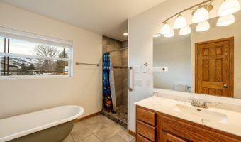 1005 Beckton Rd, Dayton, WY 82836