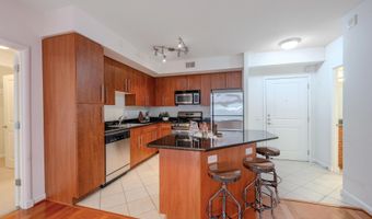 1021 N GARFIELD St 318, Arlington, VA 22201