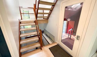466 Greenbush Rd, East Greenwich, RI 02818