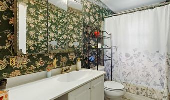 4108 WYNNWOOD Dr, Annandale, VA 22003