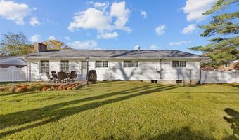 114 Breezeview Dr, Ballwin, MO 63021