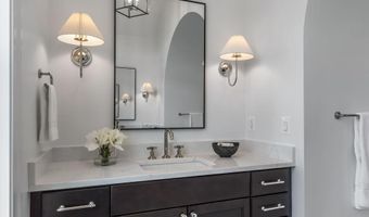 629 N LINCOLN St N, Arlington, VA 22201