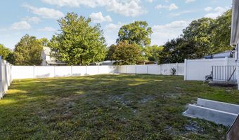 305 W 4TH Ave, Barrington, NJ 08007