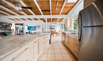 59-781 Kamehameha Hwy 1, Haleiwa, HI 96712