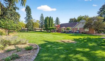 9 MEADOWBROOK Ln, Appleton, WI 54914