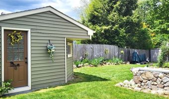 6 Colonial Rd, Coventry, RI 02816