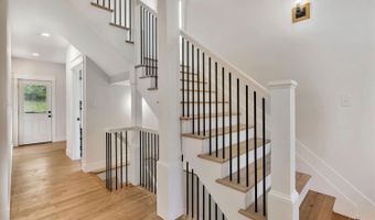 6047 Kennedy Ave, Cincinnati, OH 45213