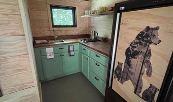 101 Jug Brook Rd, Cabot, VT 05647