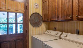 19494 Oakwood Dr, Abingdon, VA 24211