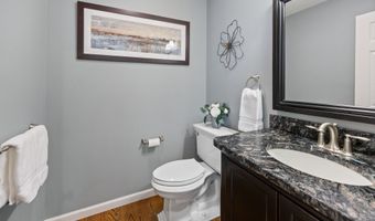 31 Nathan Hale Ct, Cheshire, CT 06410