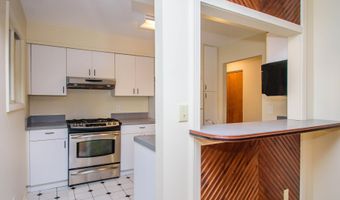 924 N Maple Rd, Ann Arbor, MI 48103