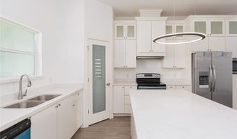 529 Country Club Dr, Alamo, TX 78516