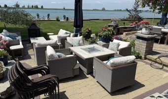 8115 Colony Dr, Algonac, MI 48001