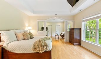 64 Warren Gln, Burlington, CT 06013