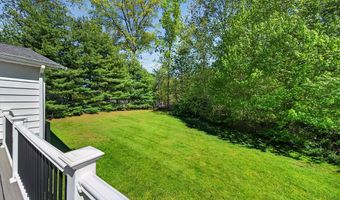 2 Spice Bush Ln, Branford, CT 06405