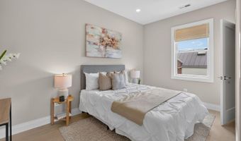 1102 STAPLES St NE #301, Washington, DC 20002