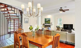 12 Howe St, Bristol, RI 02809