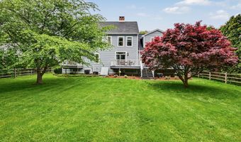 518 Hoyt St, Darien, CT 06820