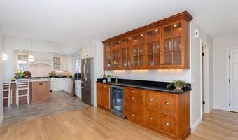 8 Key Ct, Newport, RI 02840