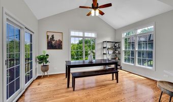 5 Covington Ct, Algonquin, IL 60102