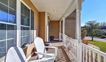 6 Grandstand Dr, Lincoln, RI 02865