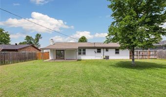 1208 NE 3Rd St, Bentonville, AR 72712