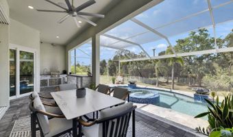 706 Manns Harbor Dr, Apollo Beach, FL 33572