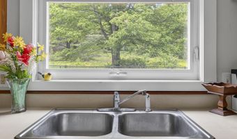 241 E Hardscrabble Rd, Auburn, ME 04210
