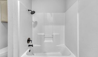 2805 Shiloh Ln, Altus, OK 73521